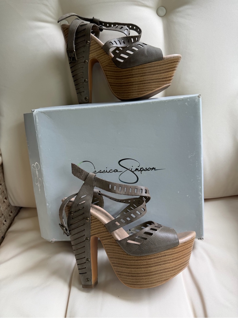 Jessica Simpson Taupe Cutout Platform Sandals 10